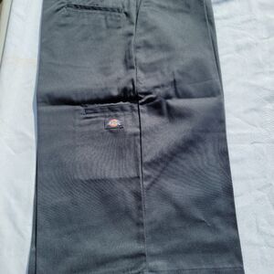 Dickies Loose Fit Shorts. Size 36, 46, 48 Gray. 15 Inch Inseam. Cell Pocket